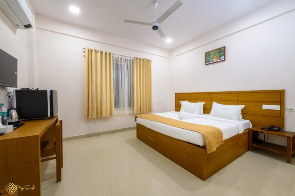 Daffodils Luxury Airport Suites image