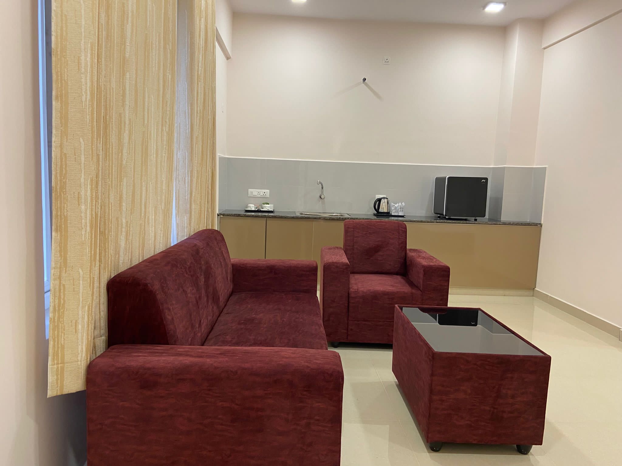 Daffodils Luxury Airport Suites image