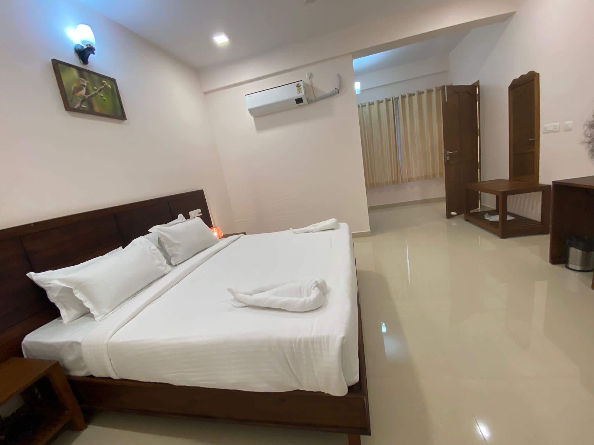 Daffodils Luxury Airport Suites image