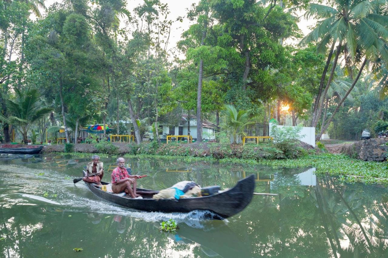 Aqualillies Waterfront Heritage Homestay image