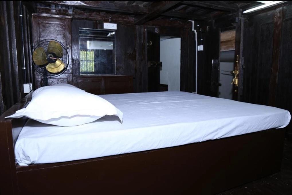 Aqualillies Waterfront Heritage Homestay image