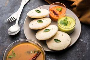 Idli with Curry