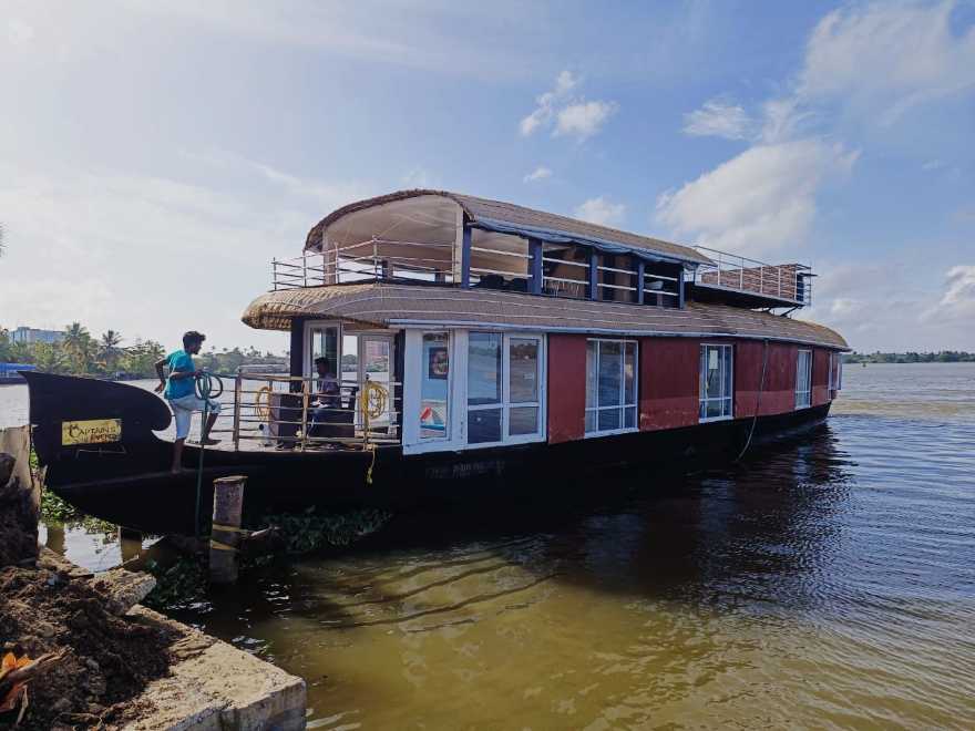 Royal Rivers Luxury Houseboats image