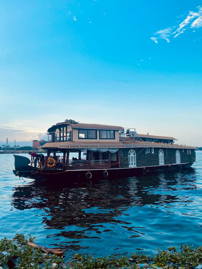Royal Rivers Luxury Houseboats image