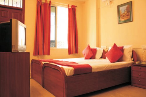 MELS SERVICE APARTMENTS