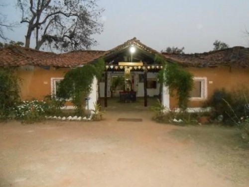    Kanha Village Eco Resort 