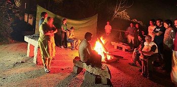 CAMP FIRE
